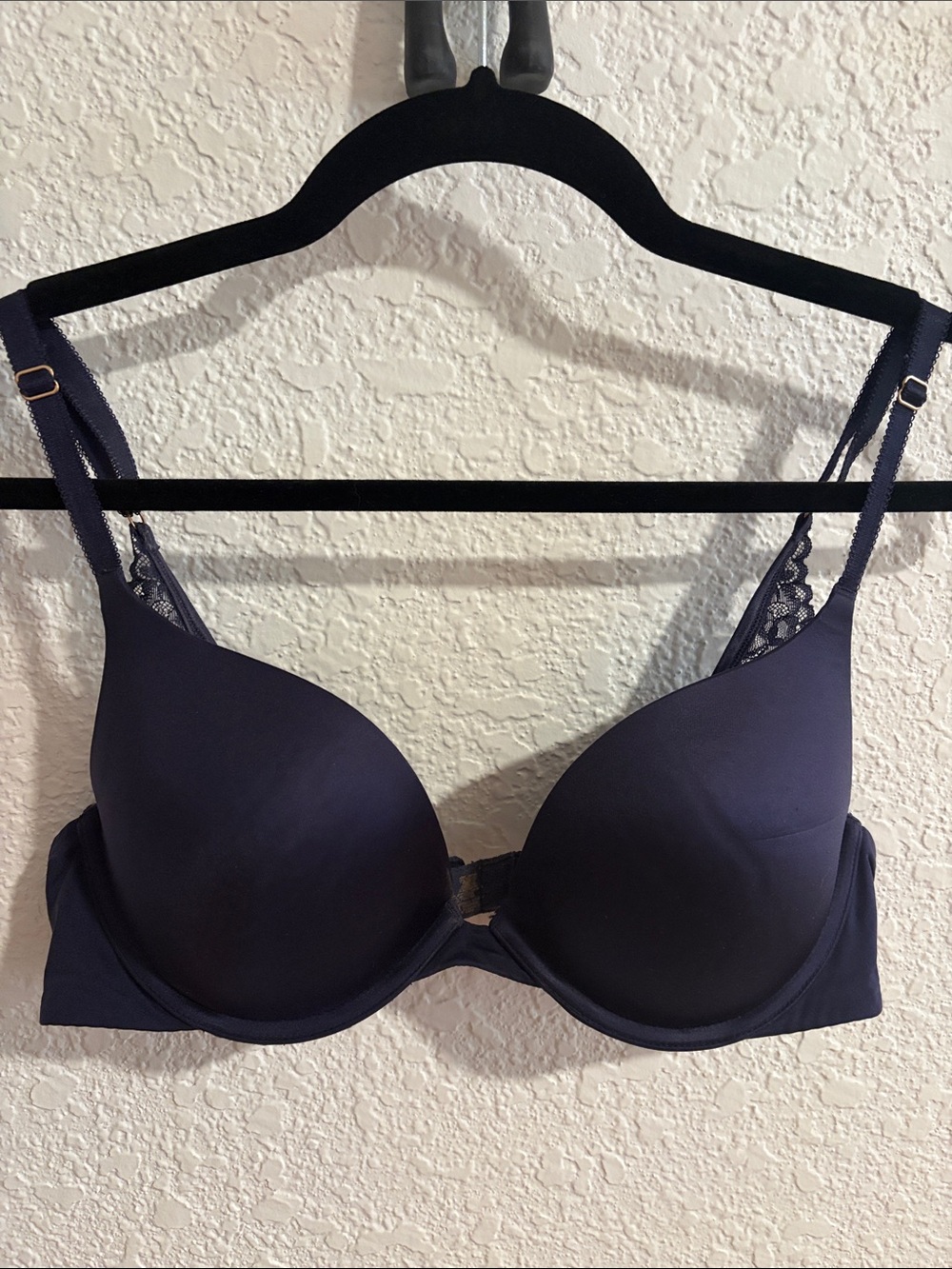 Savage X Fenty Navy Lace-Trim Molded T-Shirt Bra